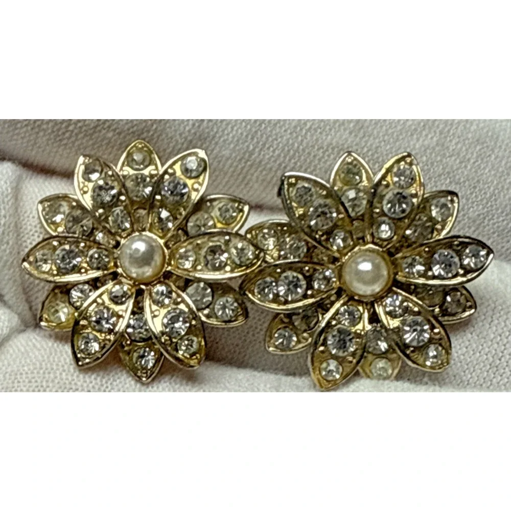 Vintage Gold Metal Flower Shaped Rhinestone Earrings Faux Diamond Wedding